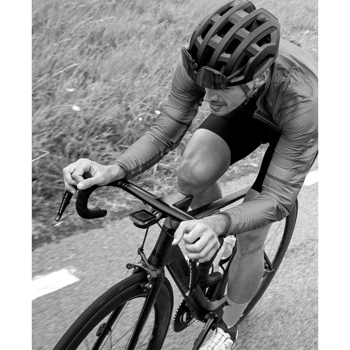 V4H889FB05833B2757DAB18206F227E44CCR6854536P10