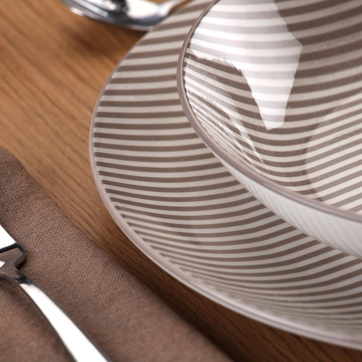 V2H8FEFD39772AF9A368023F03E58569686R6827602P3