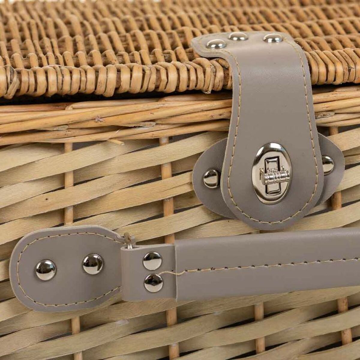 V5HDA323E1F570F3BADDA3513CF48F4BC24R5255906P9