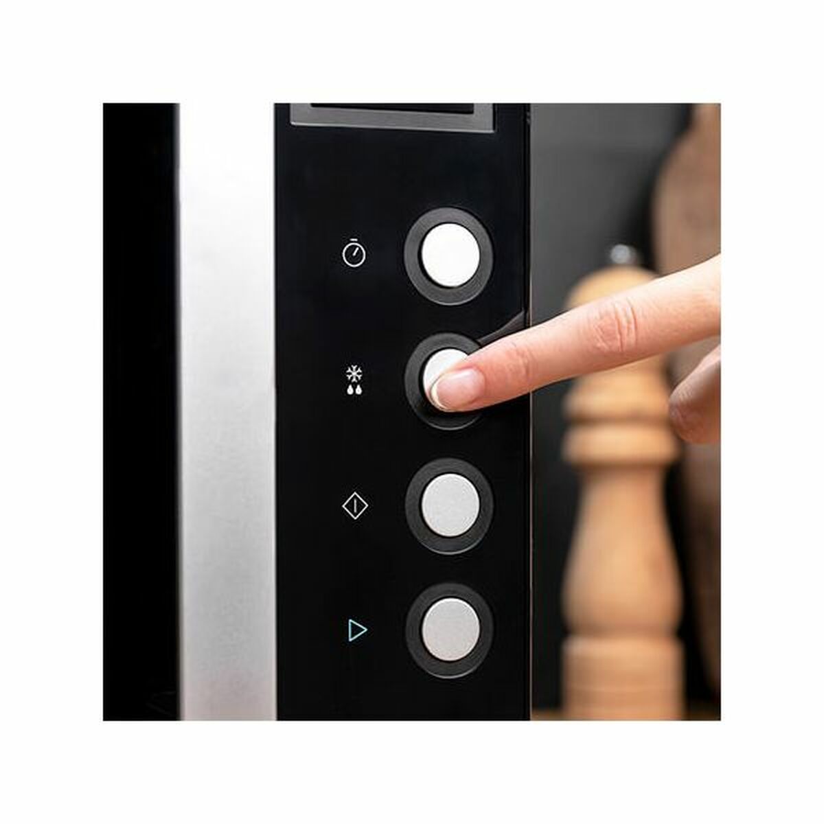 V15H97C48A3C8B6381589A82D65824C38DDCR3218321P4