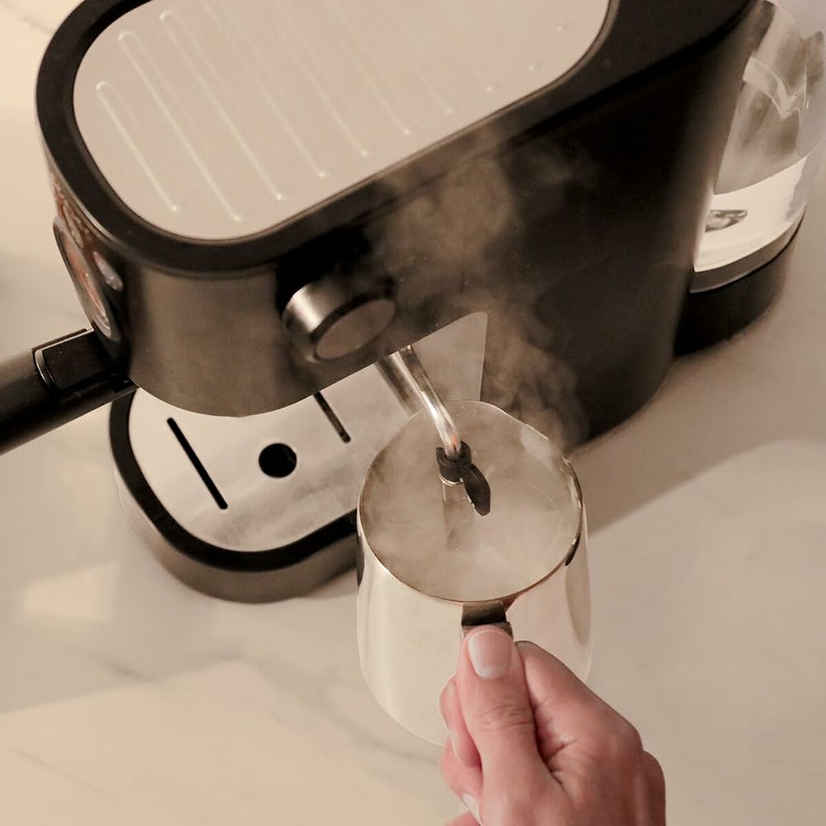 V2H6DD08765D1A078BE381728D49BEEE460R7057576P5