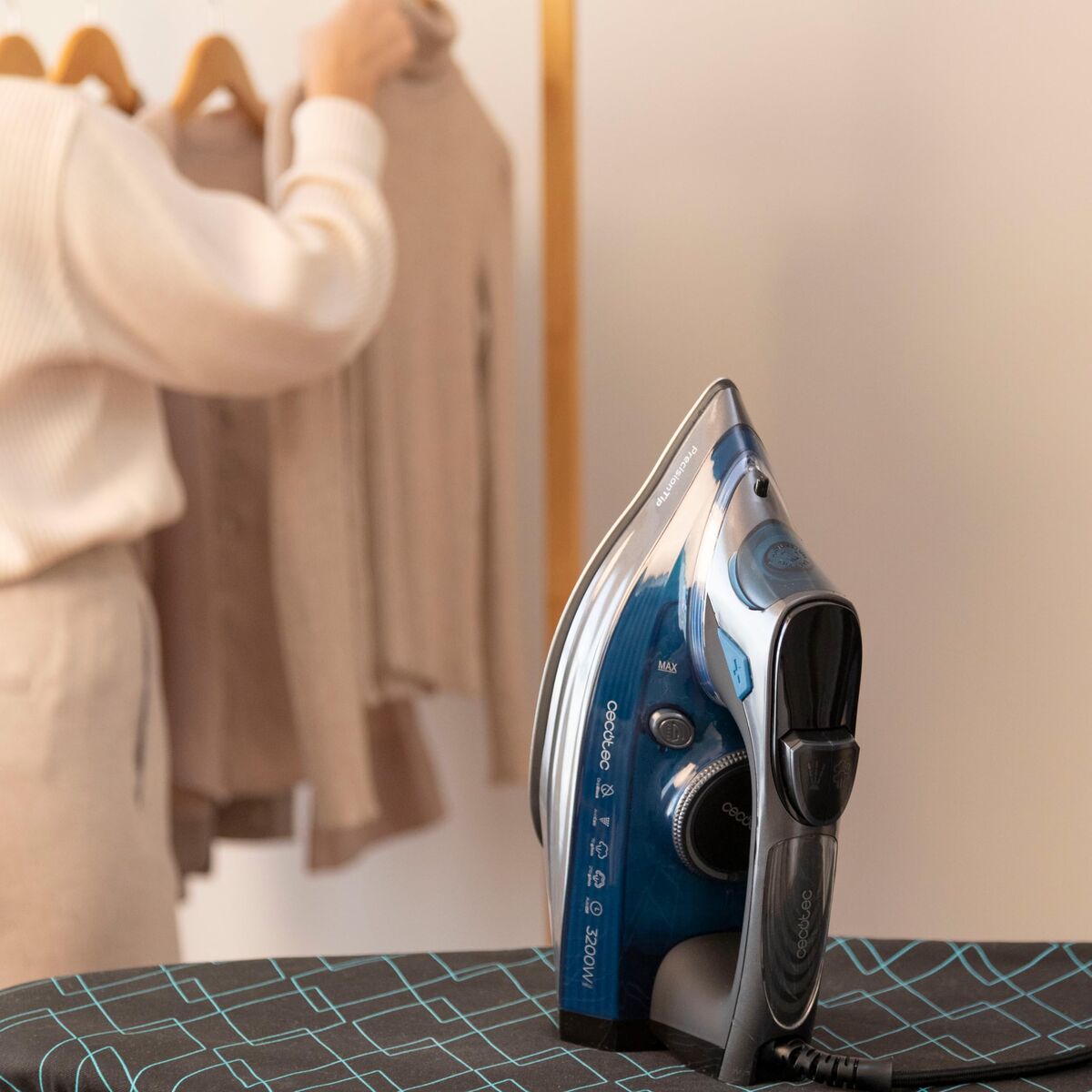 V2H3549643F82F1ACA13EC692DFE059A410R7438879P10