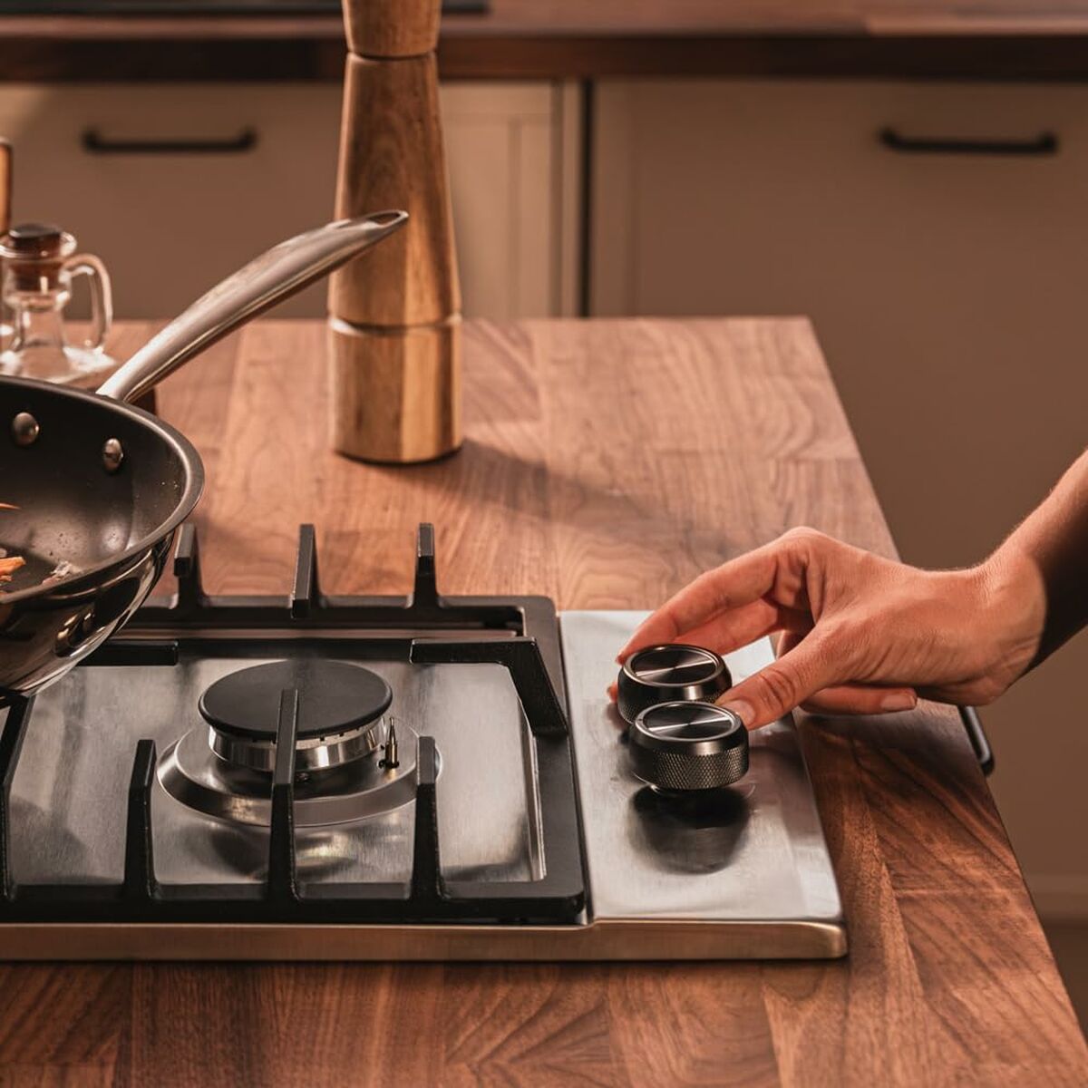 V4H227AE9DCC7500C331E18A811E85991B9R7401963P8